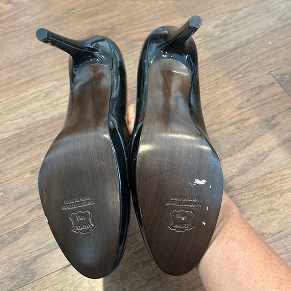 Stuart Weitzman blk patent leather heels. Never worn no box size 10 - Picture 5 of 7
